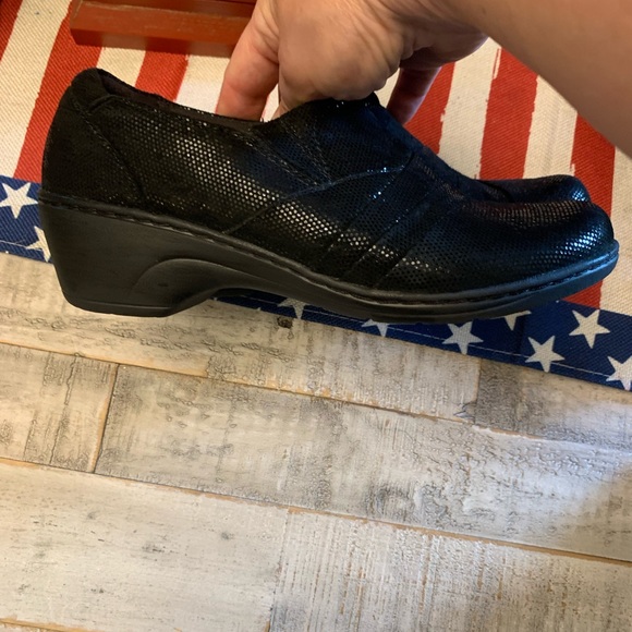 EUC Women’s Clark’s Collection Soft Wedge Glitter Fabric Shoe Black Size 6M - Picture 4 of 13